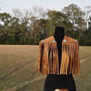 🤎 Handcrafted Suede Leather Fringe Shawl – Turquoise Concho 🤎